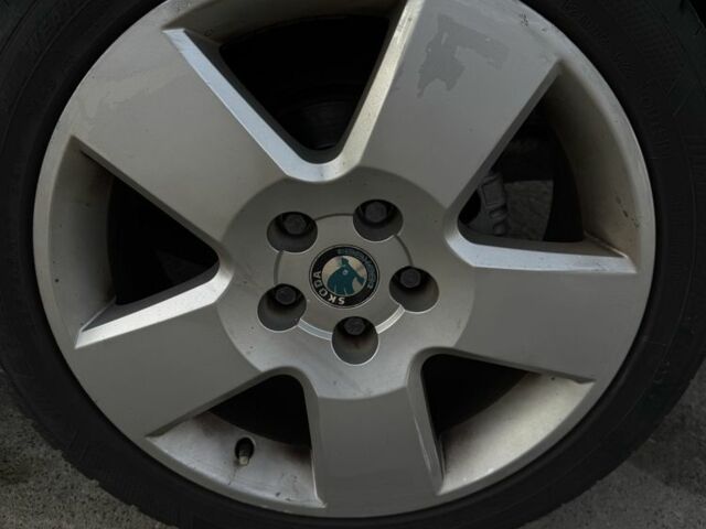 Сірий Шкода Суперб, об'ємом двигуна 1.9 л та пробігом 260 тис. км за 2990 $, фото 7 на Automoto.ua