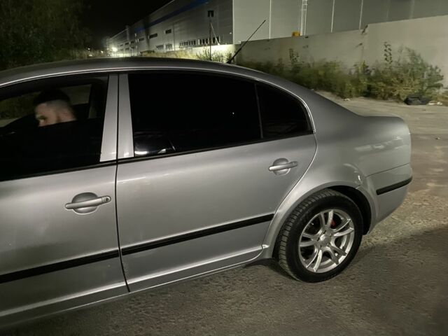 Серый Шкода Суперб, объемом двигателя 1.8 л и пробегом 392 тыс. км за 4600 $, фото 5 на Automoto.ua