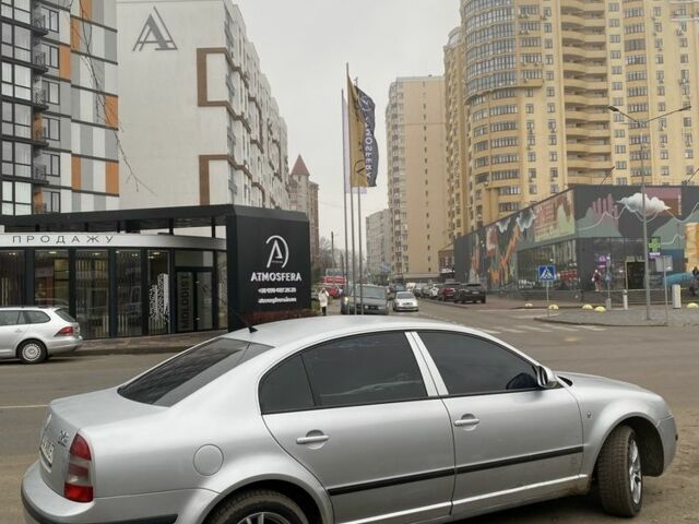 Серый Шкода Суперб, объемом двигателя 1.8 л и пробегом 392 тыс. км за 4600 $, фото 23 на Automoto.ua