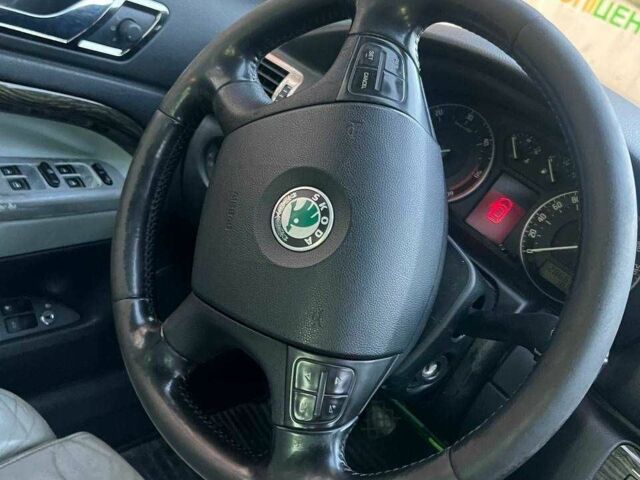 Серый Шкода Суперб, объемом двигателя 2.5 л и пробегом 286 тыс. км за 5000 $, фото 7 на Automoto.ua