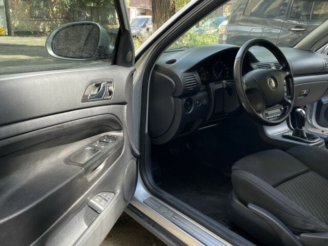 Серый Шкода Суперб, объемом двигателя 1.8 л и пробегом 284 тыс. км за 4600 $, фото 5 на Automoto.ua