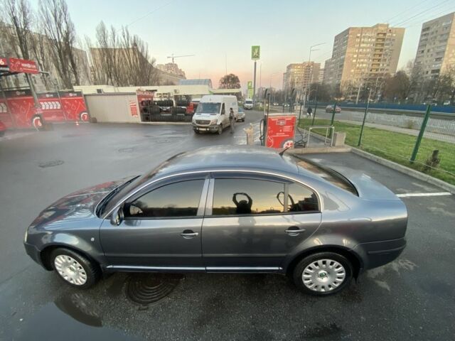 Серый Шкода Суперб, объемом двигателя 1.8 л и пробегом 383 тыс. км за 5000 $, фото 1 на Automoto.ua