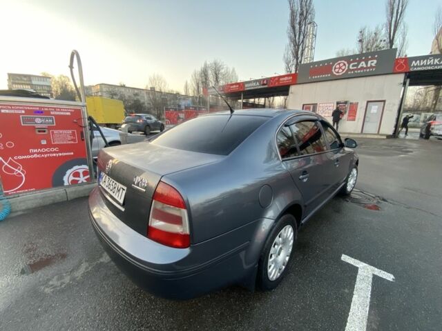 Серый Шкода Суперб, объемом двигателя 1.8 л и пробегом 383 тыс. км за 5000 $, фото 3 на Automoto.ua