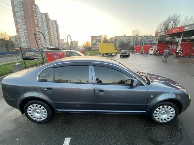 Серый Шкода Суперб, объемом двигателя 1.8 л и пробегом 383 тыс. км за 5000 $, фото 4 на Automoto.ua