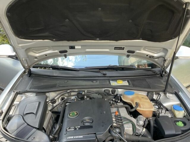 Серый Шкода Суперб, объемом двигателя 1.8 л и пробегом 284 тыс. км за 4600 $, фото 6 на Automoto.ua