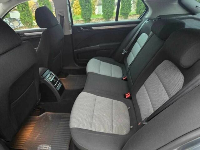 Серый Шкода Суперб, объемом двигателя 1.8 л и пробегом 170 тыс. км за 2100 $, фото 12 на Automoto.ua