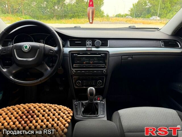 Серый Шкода Суперб, объемом двигателя 1.8 л и пробегом 210 тыс. км за 8100 $, фото 3 на Automoto.ua