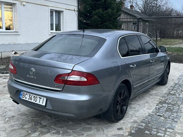 Серый Шкода Суперб, объемом двигателя 2 л и пробегом 360 тыс. км за 7800 $, фото 2 на Automoto.ua