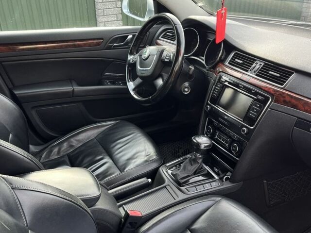 Серый Шкода Суперб, объемом двигателя 2 л и пробегом 270 тыс. км за 9200 $, фото 5 на Automoto.ua