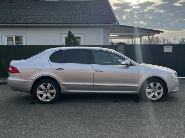 Серый Шкода Суперб, объемом двигателя 2 л и пробегом 270 тыс. км за 9200 $, фото 4 на Automoto.ua