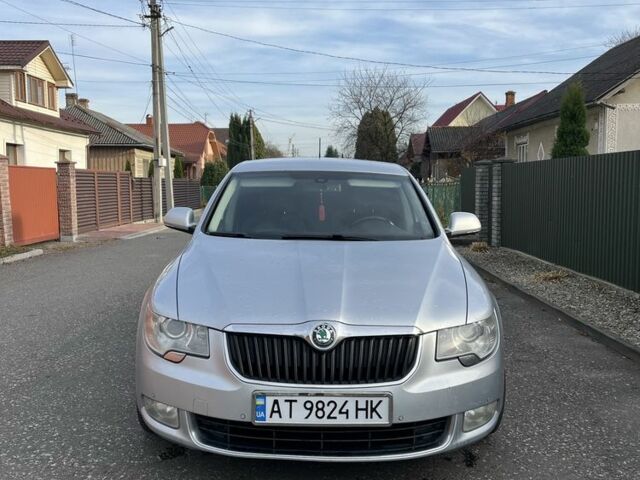 Серый Шкода Суперб, объемом двигателя 2 л и пробегом 270 тыс. км за 9200 $, фото 1 на Automoto.ua