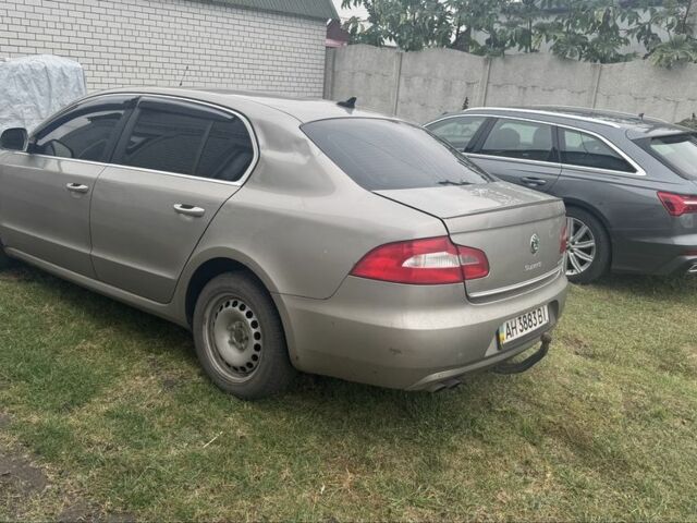 Серый Шкода Суперб, объемом двигателя 1.6 л и пробегом 240 тыс. км за 7000 $, фото 3 на Automoto.ua