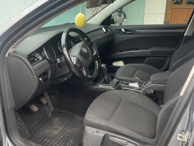 Сірий Шкода Суперб, об'ємом двигуна 2 л та пробігом 249 тис. км за 8700 $, фото 6 на Automoto.ua