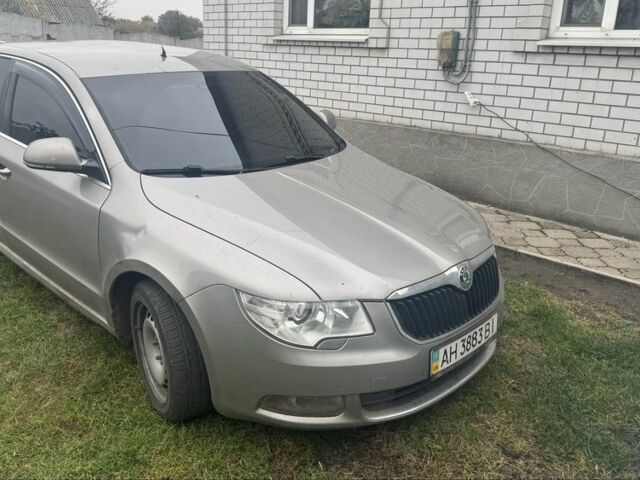 Серый Шкода Суперб, объемом двигателя 1.6 л и пробегом 240 тыс. км за 7000 $, фото 1 на Automoto.ua