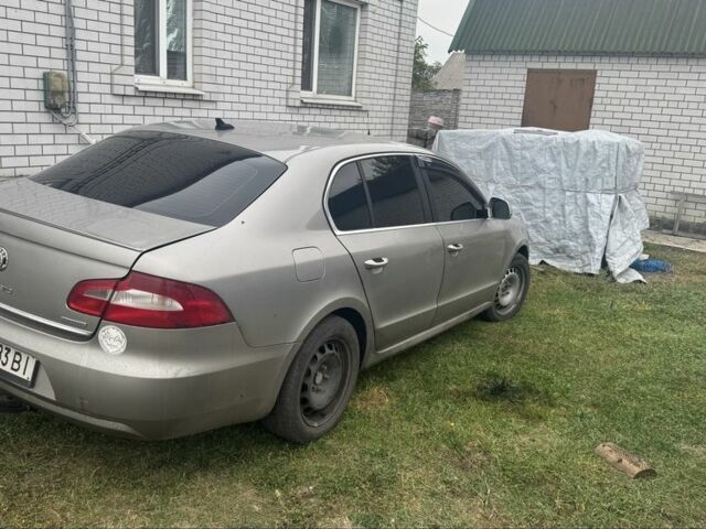 Серый Шкода Суперб, объемом двигателя 1.6 л и пробегом 240 тыс. км за 7000 $, фото 2 на Automoto.ua