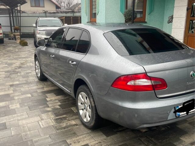 Сірий Шкода Суперб, об'ємом двигуна 2 л та пробігом 249 тис. км за 8700 $, фото 4 на Automoto.ua