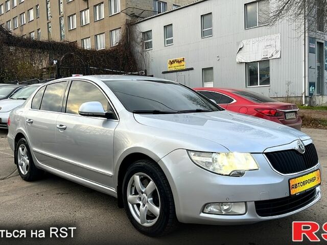 Сірий Шкода Суперб, об'ємом двигуна 2 л та пробігом 316 тис. км за 9300 $, фото 1 на Automoto.ua