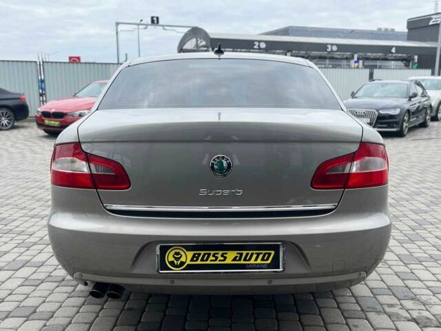 Серый Шкода Суперб, объемом двигателя 2 л и пробегом 269 тыс. км за 10700 $, фото 5 на Automoto.ua