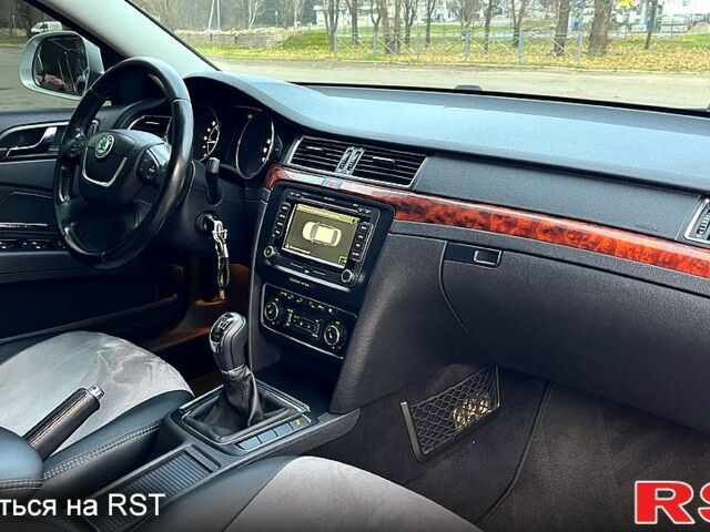 Сірий Шкода Суперб, об'ємом двигуна 2 л та пробігом 316 тис. км за 9300 $, фото 7 на Automoto.ua