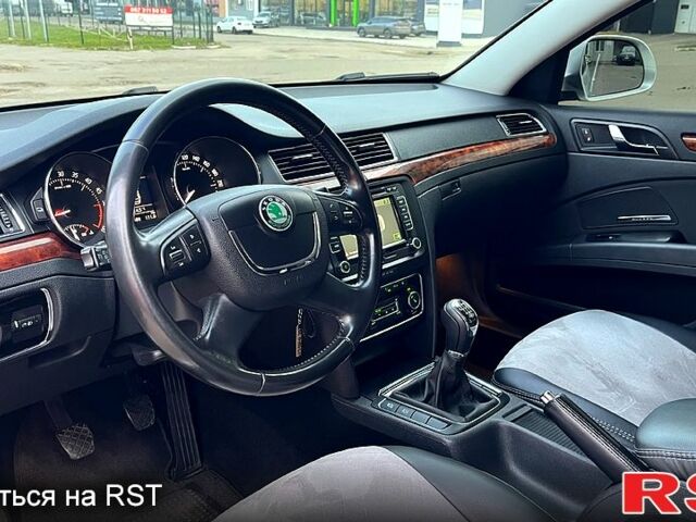Сірий Шкода Суперб, об'ємом двигуна 2 л та пробігом 316 тис. км за 9300 $, фото 6 на Automoto.ua