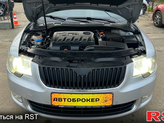 Сірий Шкода Суперб, об'ємом двигуна 2 л та пробігом 316 тис. км за 9300 $, фото 13 на Automoto.ua