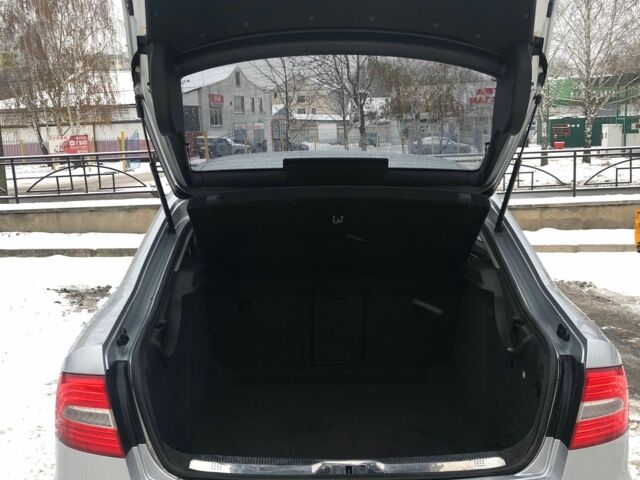 Серый Шкода Суперб, объемом двигателя 1.6 л и пробегом 211 тыс. км за 11100 $, фото 2 на Automoto.ua