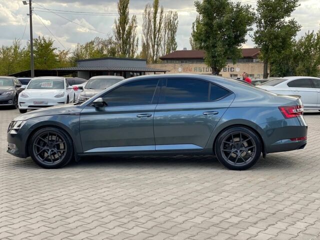 Сірий Шкода Суперб, об'ємом двигуна 2 л та пробігом 144 тис. км за 21600 $, фото 3 на Automoto.ua