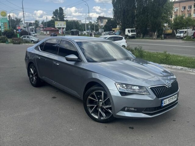 Сірий Шкода Суперб, об'ємом двигуна 2 л та пробігом 225 тис. км за 18200 $, фото 1 на Automoto.ua