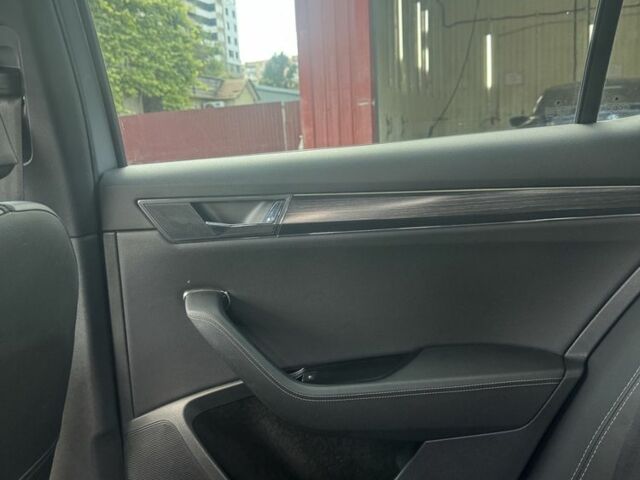 Сірий Шкода Суперб, об'ємом двигуна 2 л та пробігом 225 тис. км за 18200 $, фото 9 на Automoto.ua