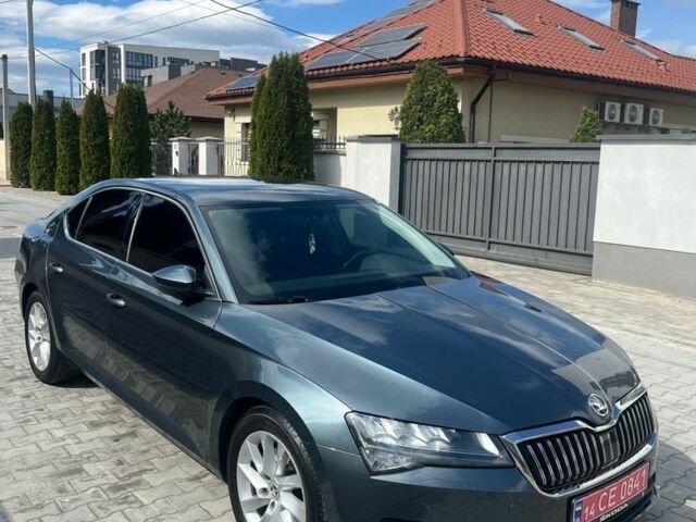 Серый Шкода Суперб, объемом двигателя 2 л и пробегом 297 тыс. км за 19500 $, фото 1 на Automoto.ua