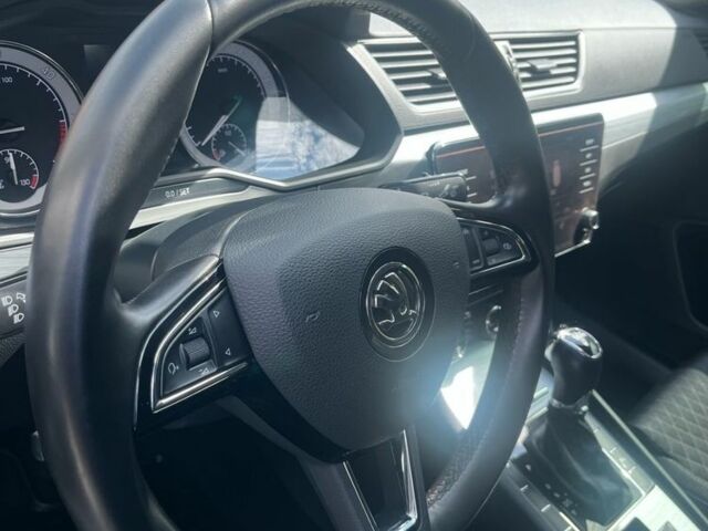 Серый Шкода Суперб, объемом двигателя 2 л и пробегом 297 тыс. км за 19500 $, фото 4 на Automoto.ua