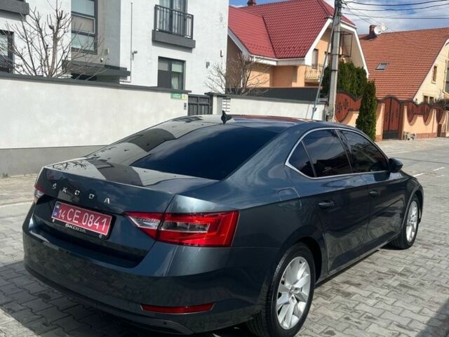 Серый Шкода Суперб, объемом двигателя 2 л и пробегом 297 тыс. км за 19500 $, фото 2 на Automoto.ua