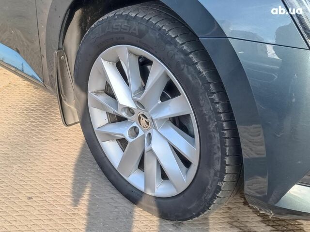 Серый Шкода Суперб, объемом двигателя 2 л и пробегом 139 тыс. км за 29990 $, фото 4 на Automoto.ua