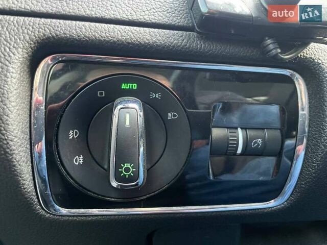 Серый Шкода Суперб, объемом двигателя 1.8 л и пробегом 162 тыс. км за 8790 $, фото 17 на Automoto.ua