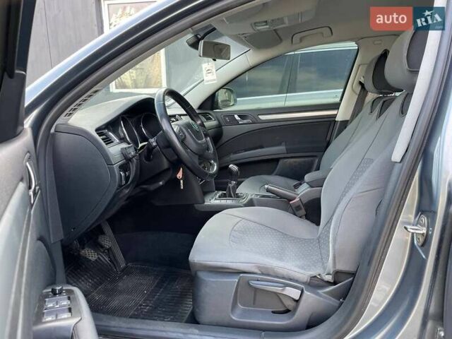 Серый Шкода Суперб, объемом двигателя 1.8 л и пробегом 162 тыс. км за 8790 $, фото 8 на Automoto.ua