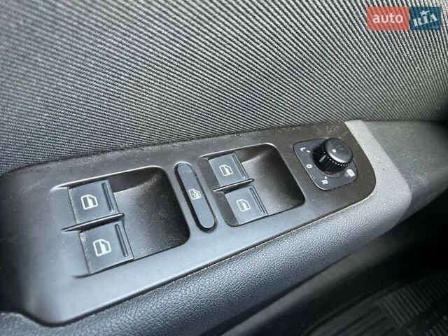 Серый Шкода Суперб, объемом двигателя 1.8 л и пробегом 162 тыс. км за 8790 $, фото 15 на Automoto.ua