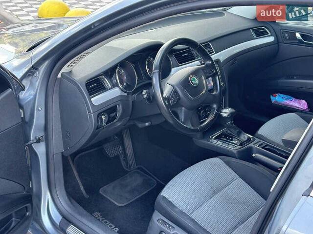 Серый Шкода Суперб, объемом двигателя 1.8 л и пробегом 211 тыс. км за 7800 $, фото 25 на Automoto.ua