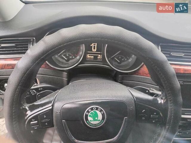 Шкода Суперб 2010 в Белой Церкве на Automoto.ua Серый Шкода Суперб, объемом двигателя 1.97 л и пробегом 292 тыс. км за 9000 $, фото 13 на Automoto.ua