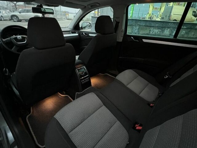 Серый Шкода Суперб, объемом двигателя 1.4 л и пробегом 239 тыс. км за 6900 $, фото 14 на Automoto.ua