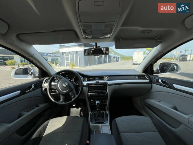 Серый Шкода Суперб, объемом двигателя 1.97 л и пробегом 355 тыс. км за 7700 $, фото 5 на Automoto.ua