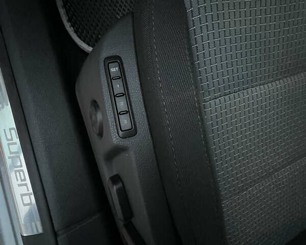 Серый Шкода Суперб, объемом двигателя 1.4 л и пробегом 239 тыс. км за 6900 $, фото 16 на Automoto.ua