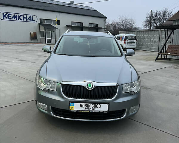 Серый Шкода Суперб, объемом двигателя 1.4 л и пробегом 239 тыс. км за 6900 $, фото 2 на Automoto.ua