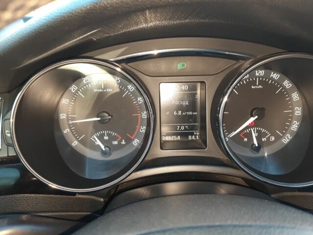 Серый Шкода Суперб, объемом двигателя 2 л и пробегом 249 тыс. км за 11000 $, фото 7 на Automoto.ua