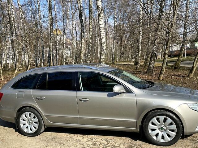 Сірий Шкода Суперб, об'ємом двигуна 2 л та пробігом 280 тис. км за 8700 $, фото 2 на Automoto.ua