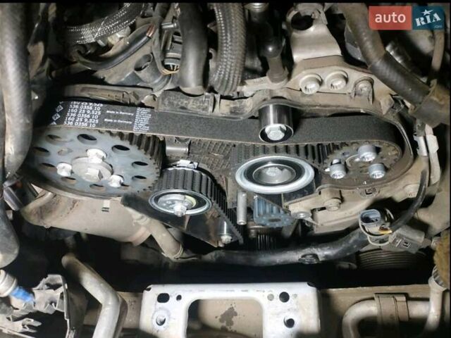 Сірий Шкода Суперб, об'ємом двигуна 2 л та пробігом 259 тис. км за 10499 $, фото 1 на Automoto.ua