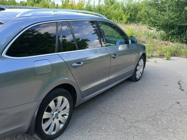 Сірий Шкода Суперб, об'ємом двигуна 2 л та пробігом 299 тис. км за 9000 $, фото 1 на Automoto.ua