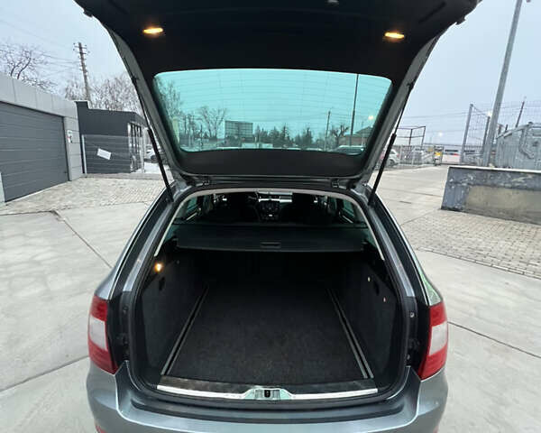 Серый Шкода Суперб, объемом двигателя 1.4 л и пробегом 239 тыс. км за 6900 $, фото 26 на Automoto.ua