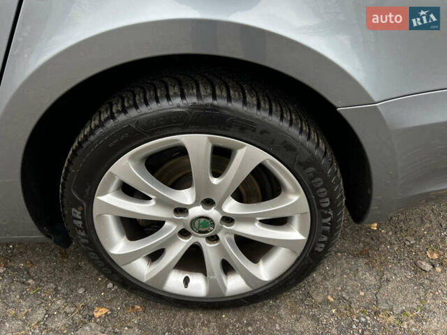 Серый Шкода Суперб, объемом двигателя 1.8 л и пробегом 225 тыс. км за 9200 $, фото 10 на Automoto.ua