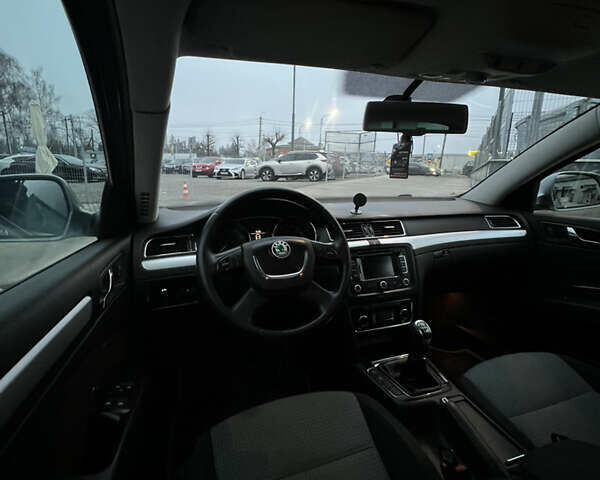 Серый Шкода Суперб, объемом двигателя 1.4 л и пробегом 239 тыс. км за 6900 $, фото 13 на Automoto.ua