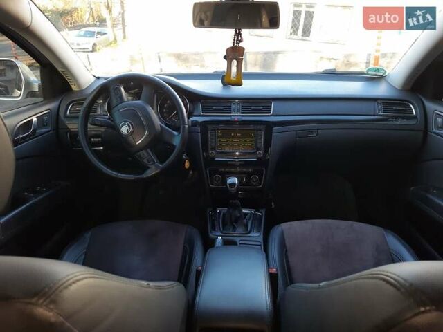 Сірий Шкода Суперб, об'ємом двигуна 2 л та пробігом 249 тис. км за 11000 $, фото 7 на Automoto.ua